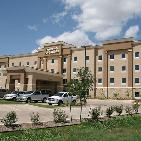 Hampton Inn & Suites Cleburne Exterior photo