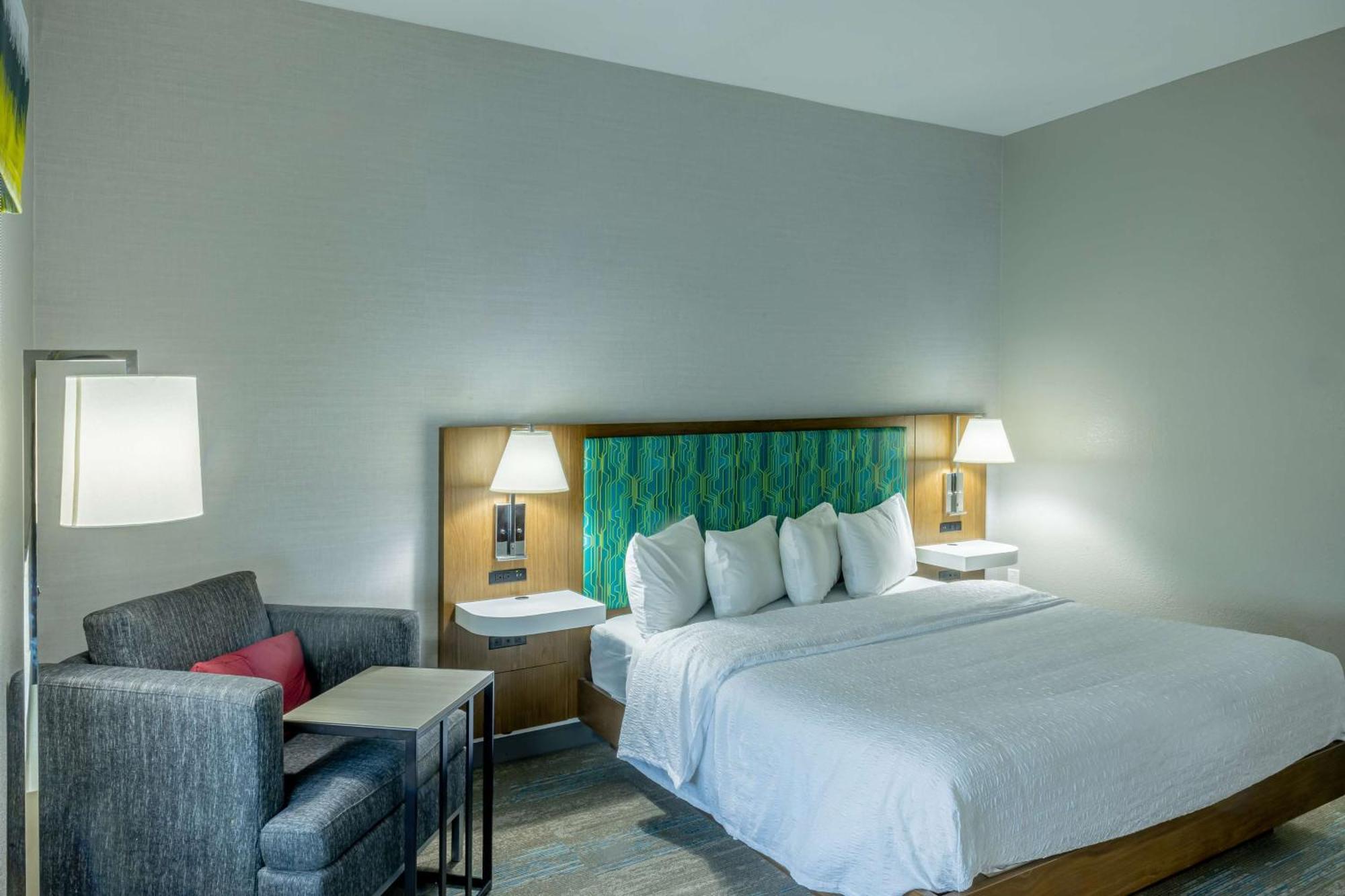 Hampton Inn & Suites Cleburne Exterior photo